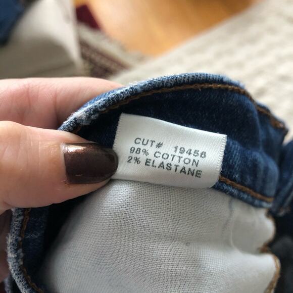 J Brand Gracie High Rise Cuffed Denim Shorts in Jagger Wash - Picture 8 of 10